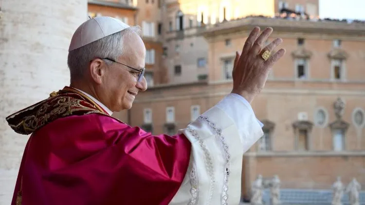 Papa Leão XIV inicia visita histórica a Espanha
