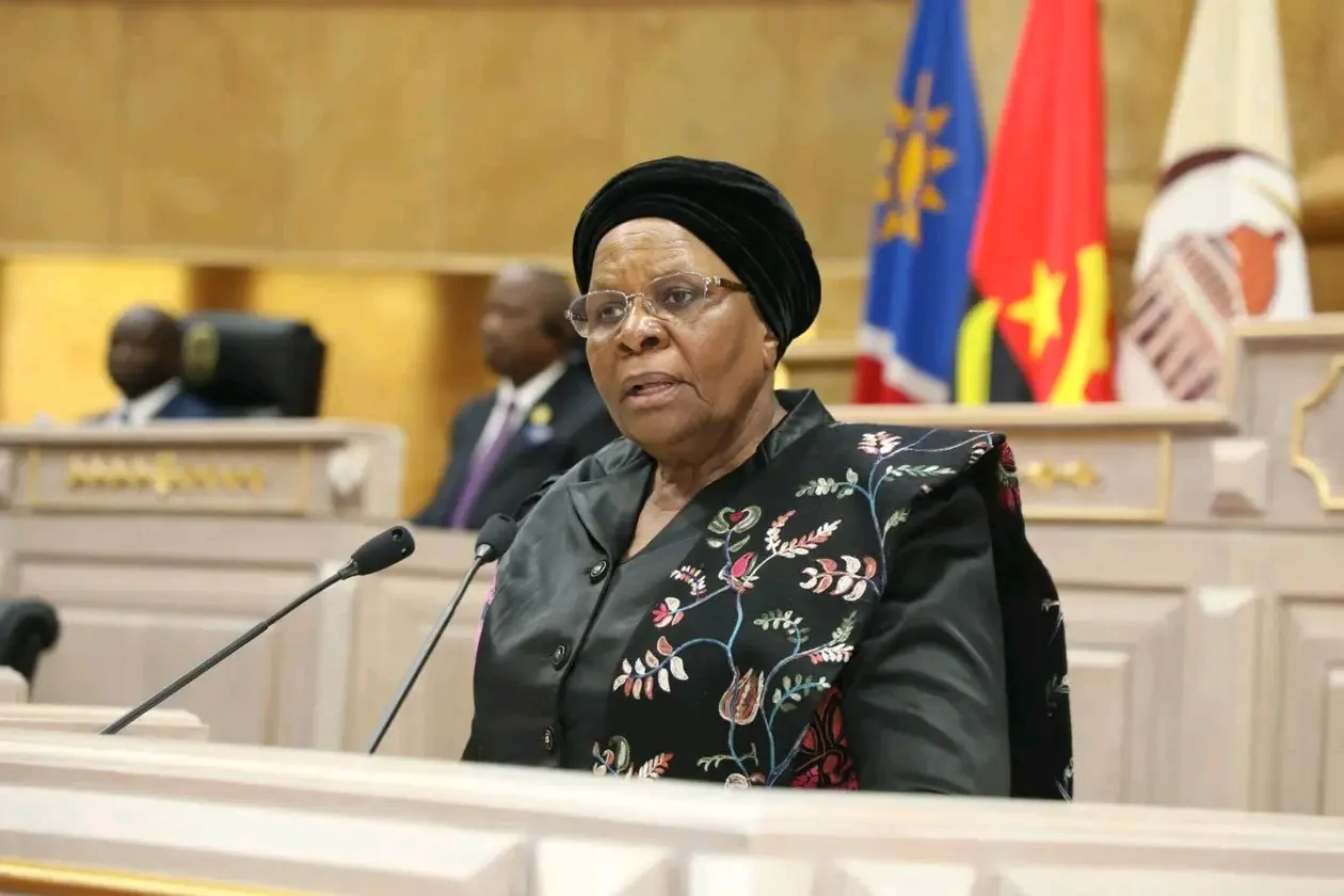 Presidente namibiana destaca no Parlamento contributo dos angolanos na independência do país