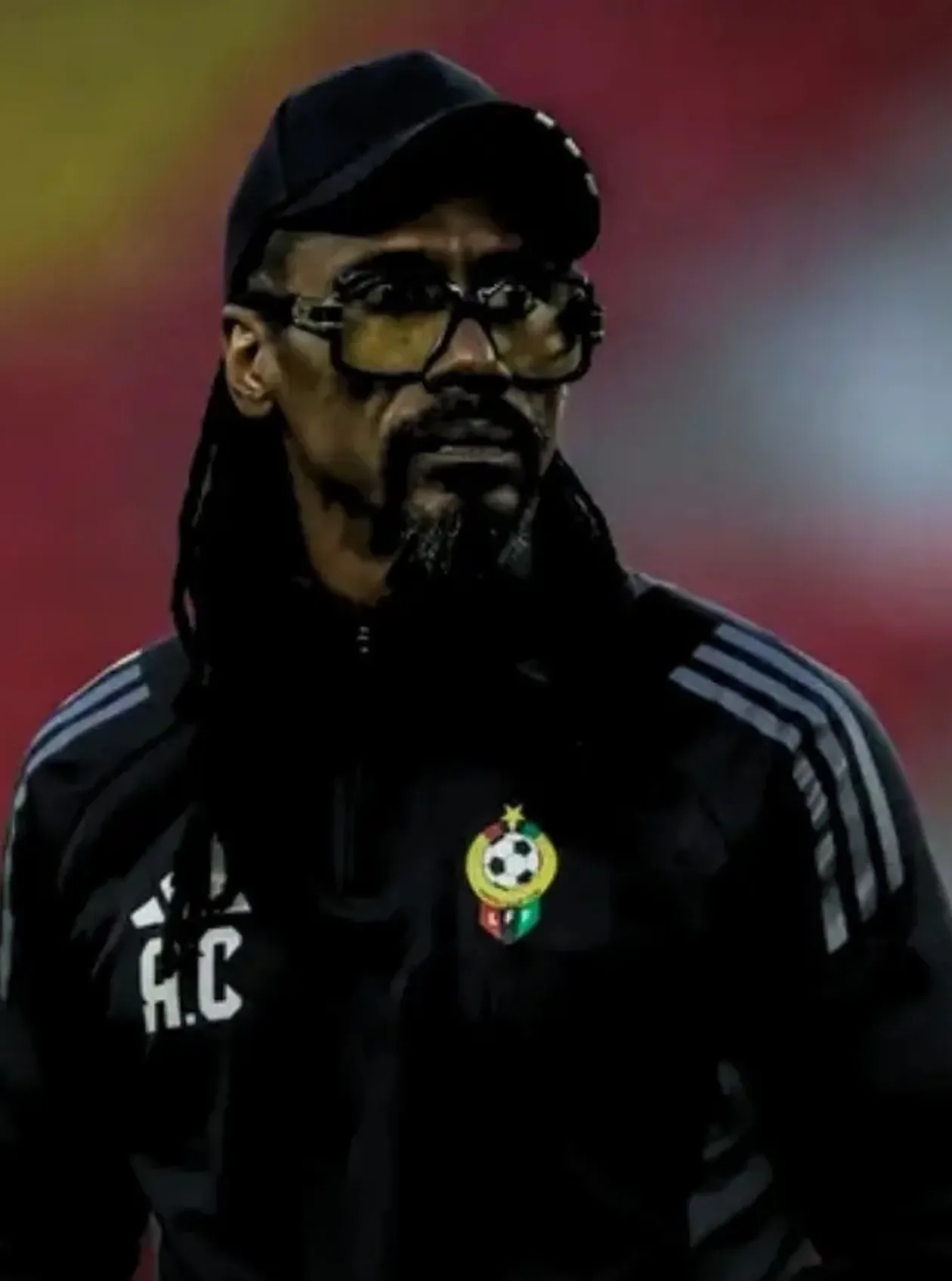 Treinador senegalês ameaça sair da seleção líbia por salários em atraso