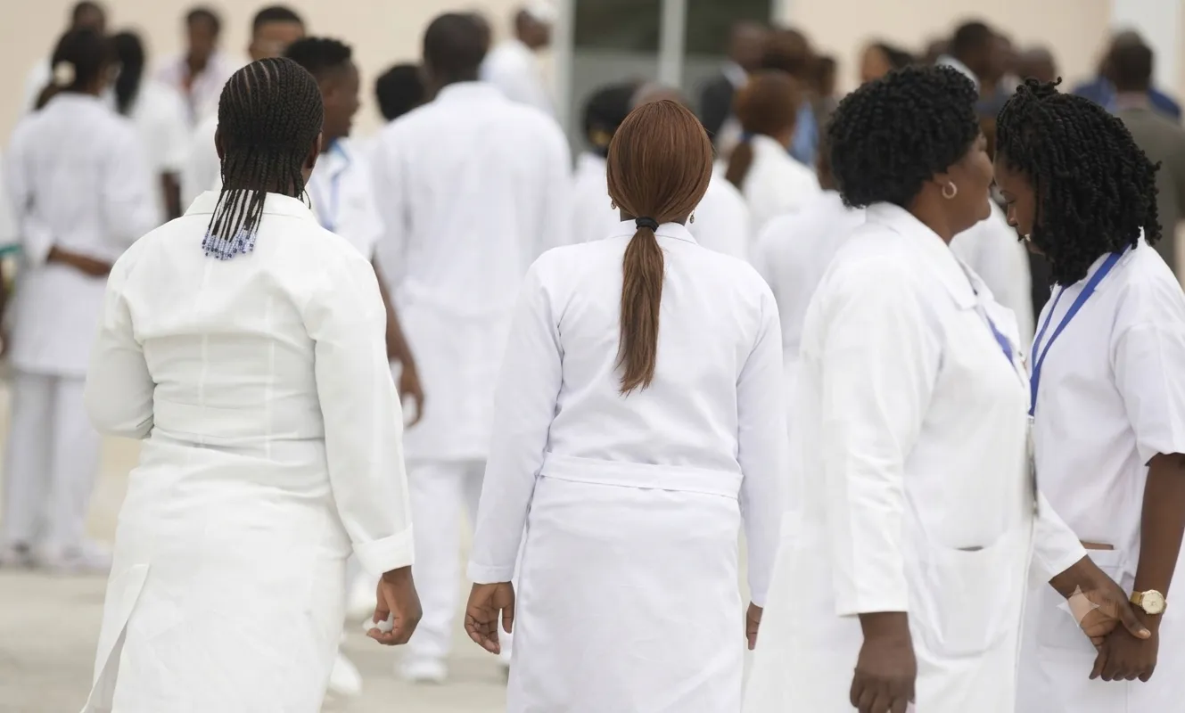 Médicos querem vigilância apertada para impedir entrada do Ébola em Angola