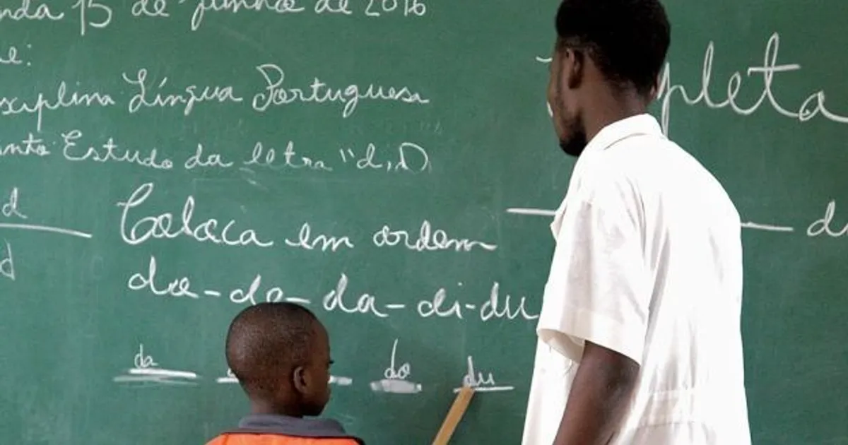 Educação precisa de 78 mil professores para cobrir demanda no país