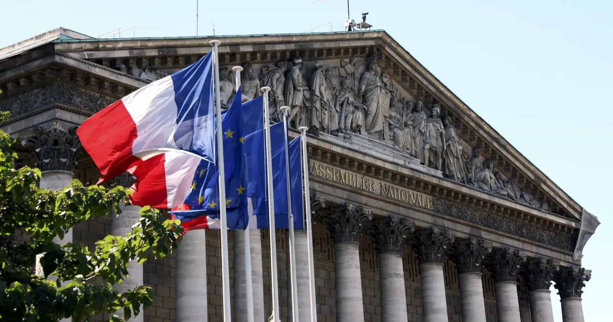 França: Partido Socialista pondera fazer cair governo de Lecornu