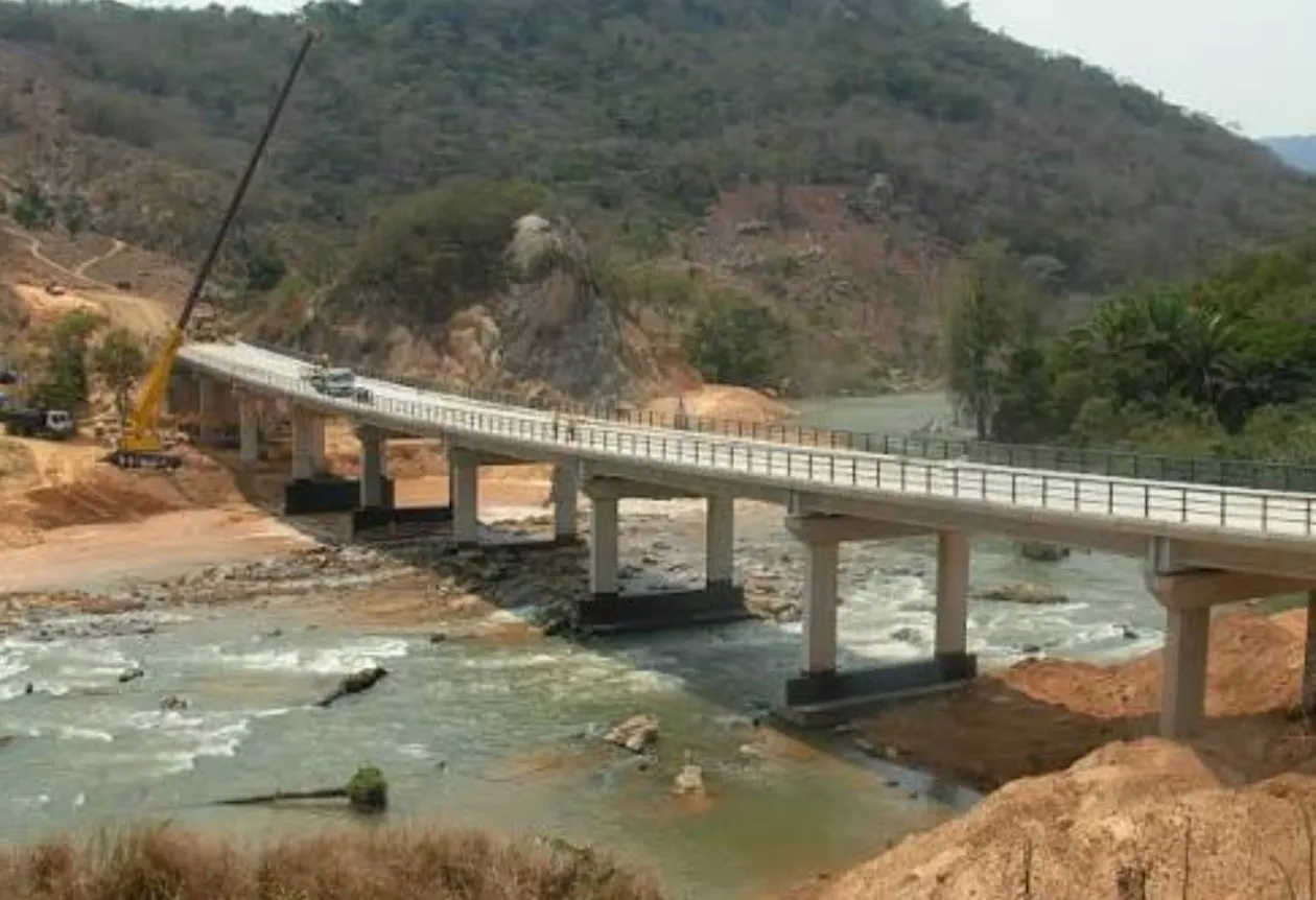 Executivo investe 55 mil milhões na construção de 14 pontes no Cuanza-Sul