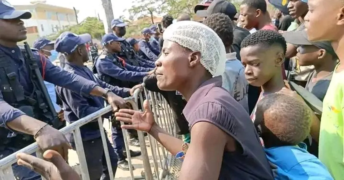 Manifestantes acusam polícia de incumprimento e bloqueio de marcha pacífica em Luanda