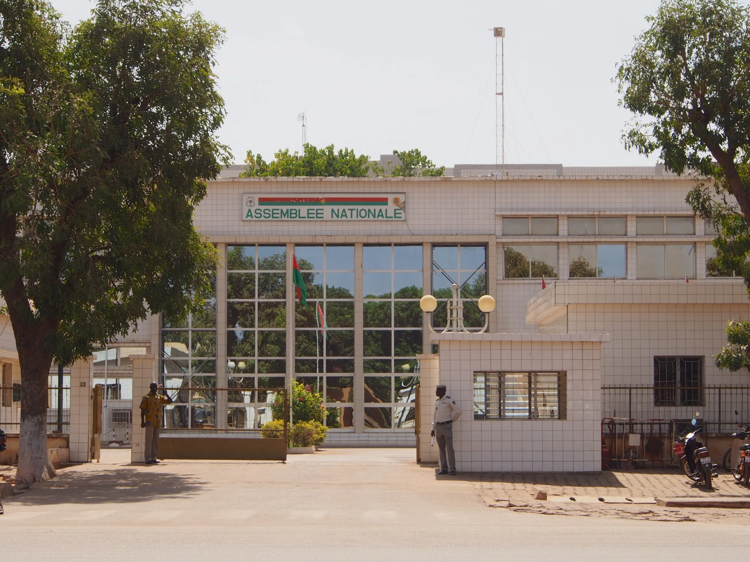 Burkina Faso: projecto de lei dissolve 100 partidos políticos, 15 dos quais com representação parlamentar