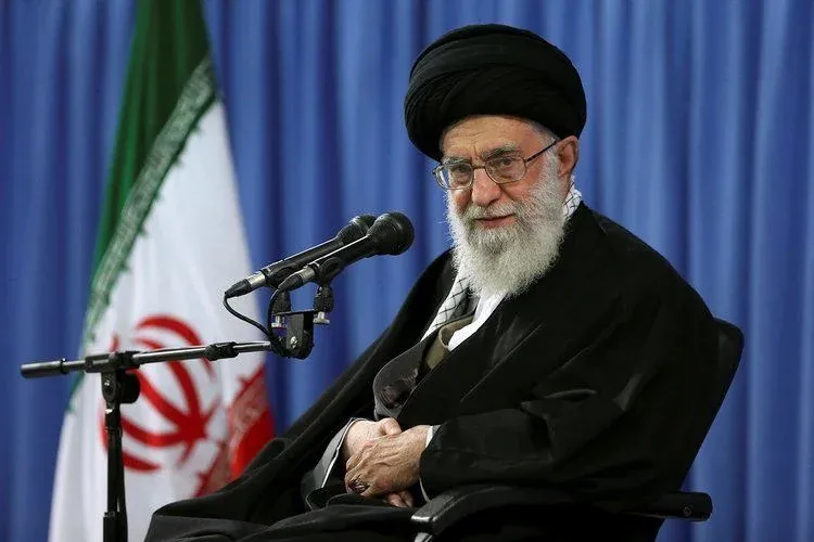 Forte esquema de segurança “marca funeral de Khamenei no Irão”