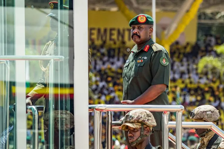 Chefe militar do Uganda ordena encerramento de dois dos maiores órgãos de informação do país