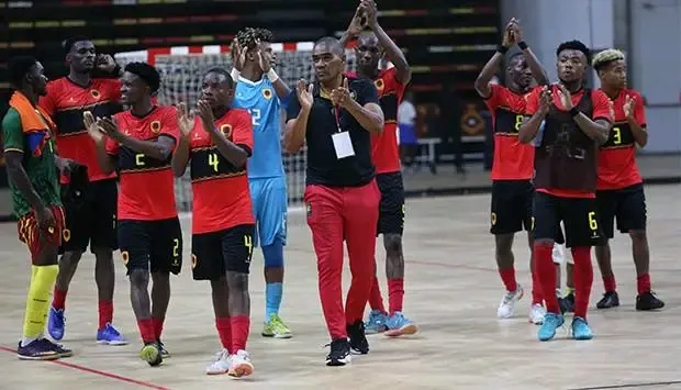 Selecção nacional de futsal sobe cinco ligares no ranking da FIFA