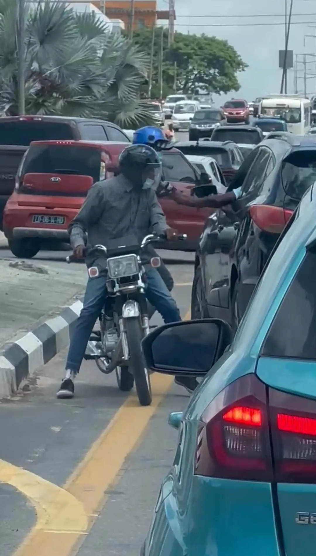 Meliante morre linchado após tentativa frustrada de assalto a mototaxista no Zango