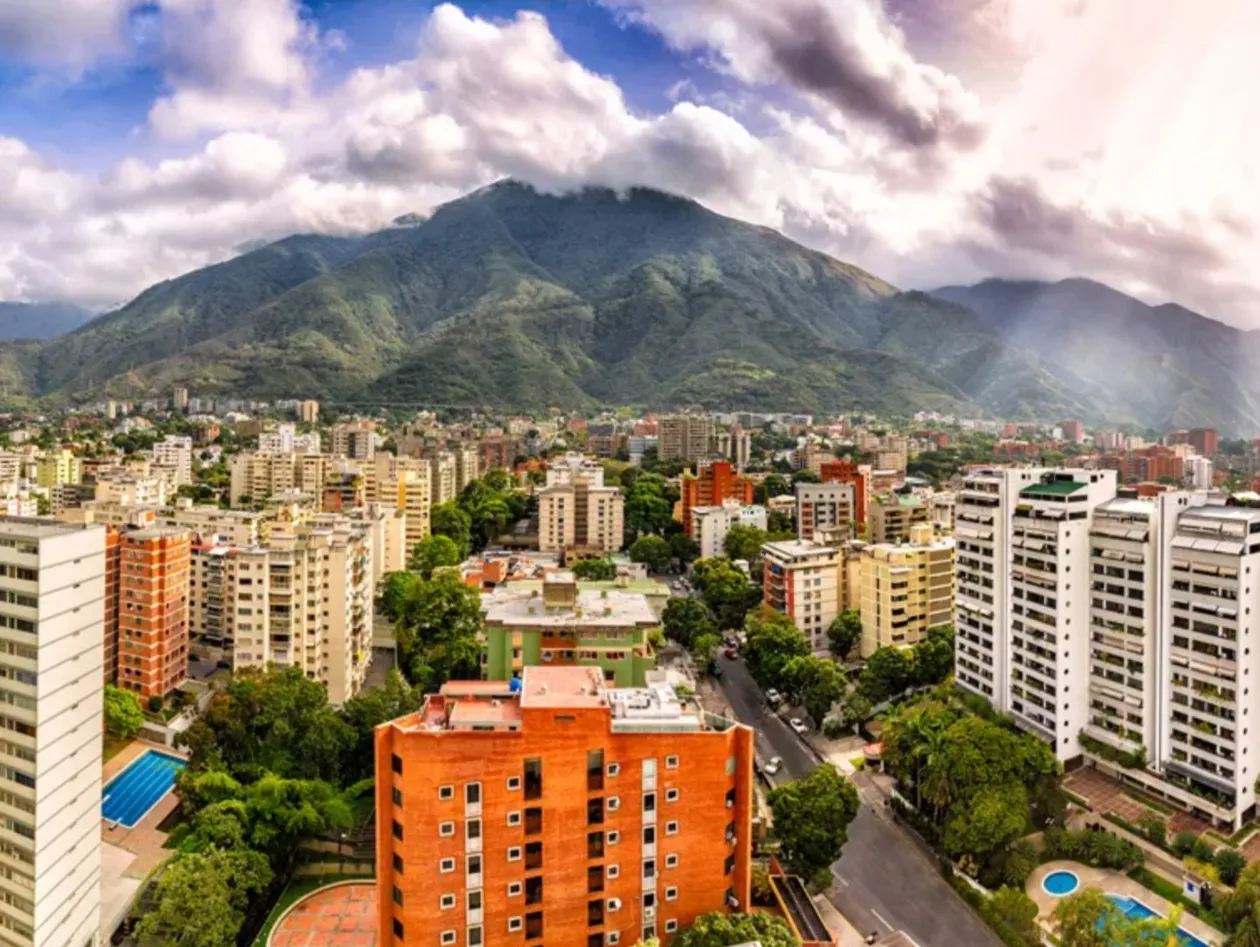Venezuela pede acesso a cinco mil milhões de dólares bloqueados no FMI
