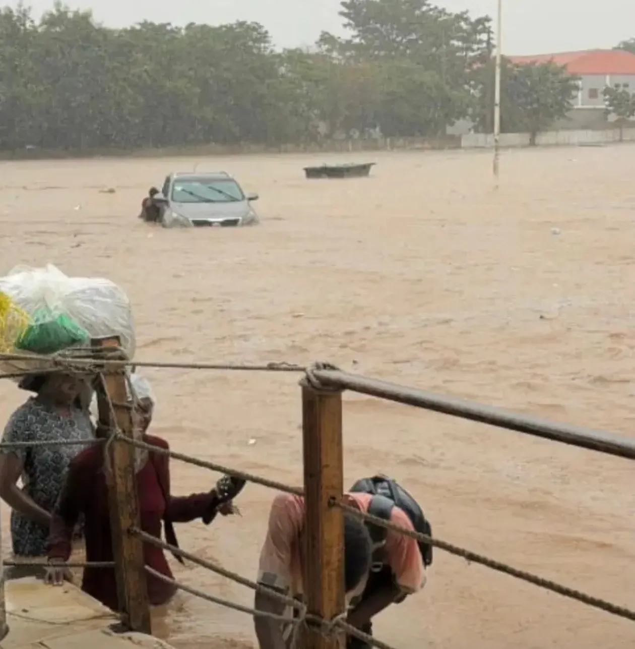 Sobe para três, número de mortos devido às chuvas em Luanda