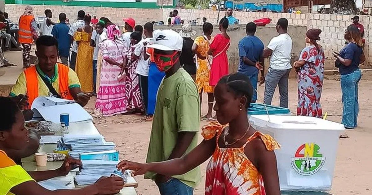Guiné-Conacri: cidadãos vão eleger próximo presidente no domingo