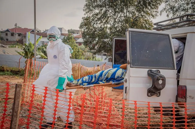 OMS alerta: falta de financiamento e conflito na RDC agravam resposta ao surto de Ébola