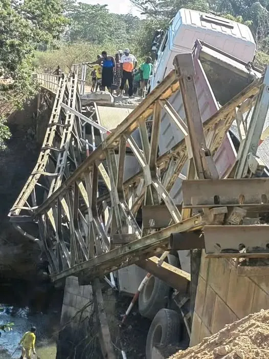 Bengo: colapso da ponte provisória sobre rio Lifune condiciona circulação de veículos