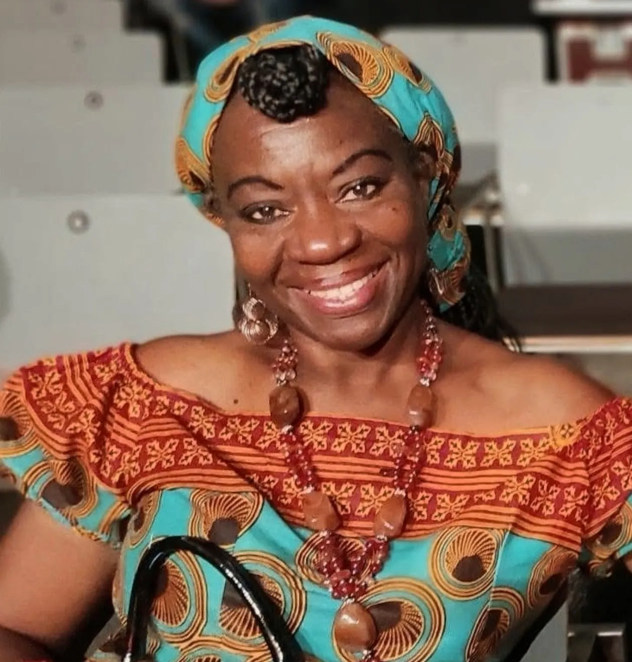 MPLA avança na representatividade feminina, enquanto UNITA regista retrocesso, diz activista