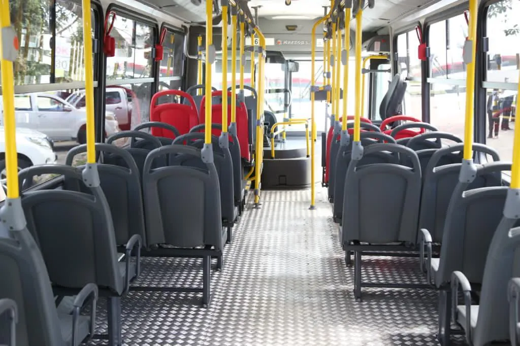 Governo de Cabinda acusa operadoras de transporte de desactivarem sistema de cobrança de bilhetes