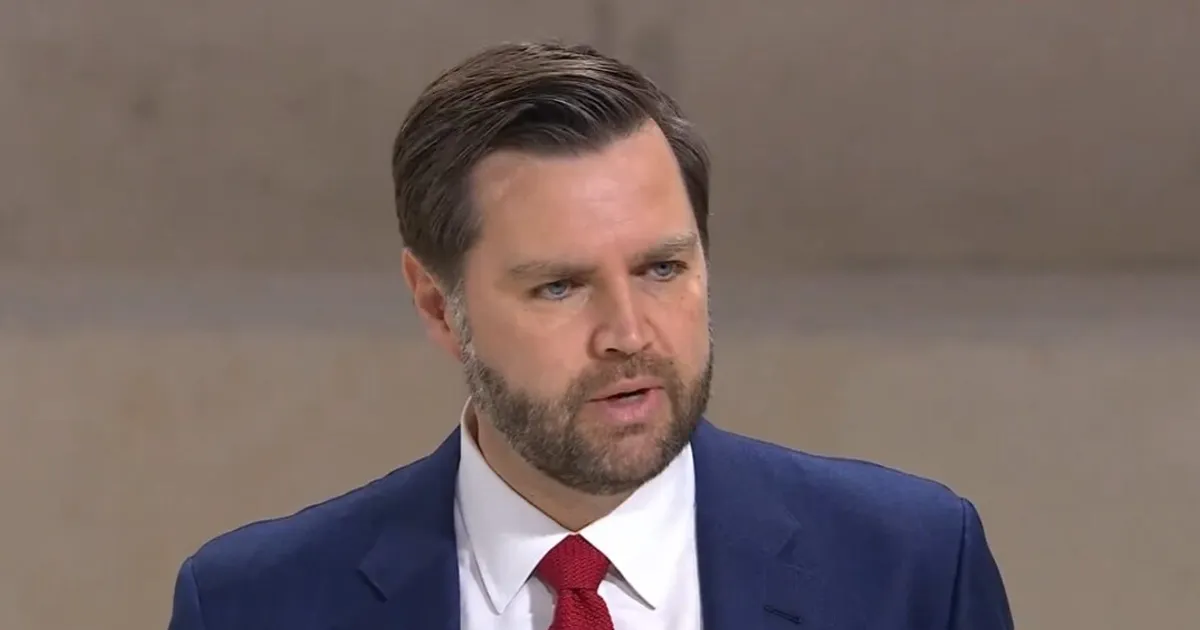 Negociações directas entre Ucrânia e Rússia podem ser forma de encerrar o conflito, diz J.D Vance