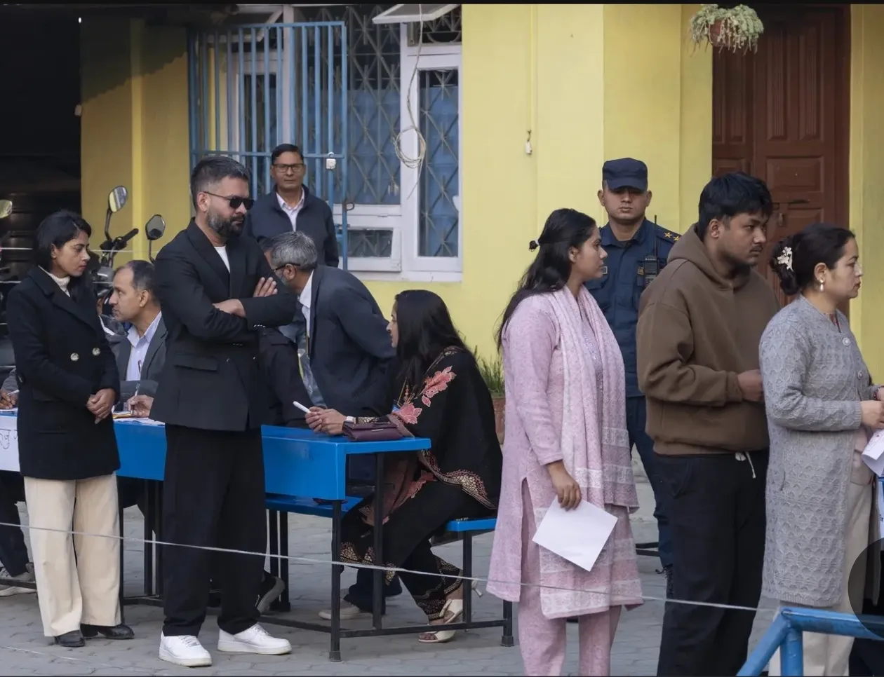 Partido liderado por ex-rapper lidera resultados preliminares das legislativas no Nepal