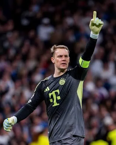 Guarda-redes Manuel Neuer despede-se da selecção alemã após eliminação no Mundial de 2026