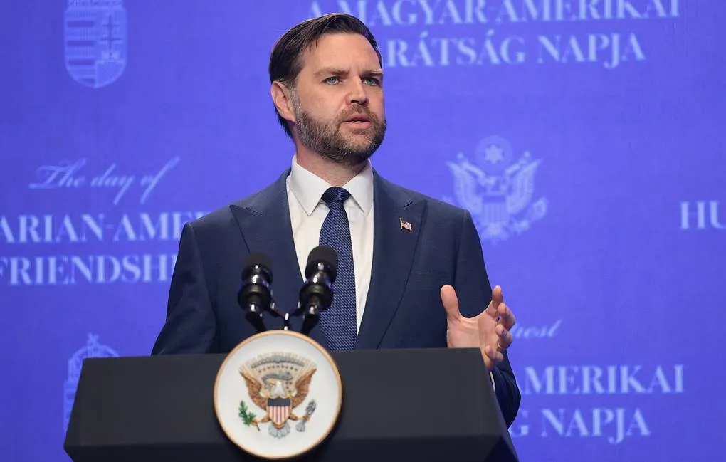 Vice-Presidente dos EUA assume diplomacia e faz último apelo ao Irão antes do ultimato de Trump