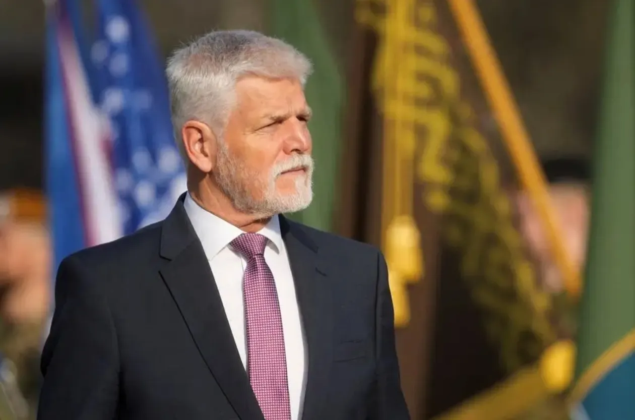 Justiça obriga Governo da República Checa a incluir Presidente na cimeira da NATO