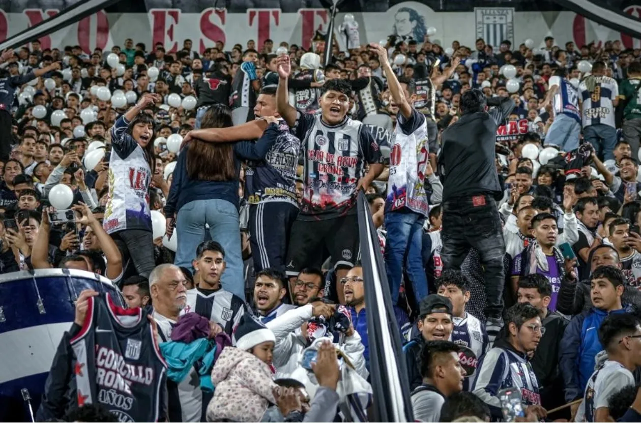 Um morto e 47 feridos em concentração de adeptos no Perú