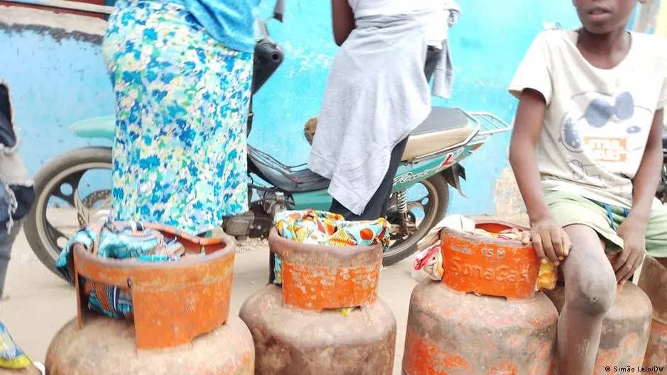 Jovens em Angola enfrentam barreiras no acesso ao emprego