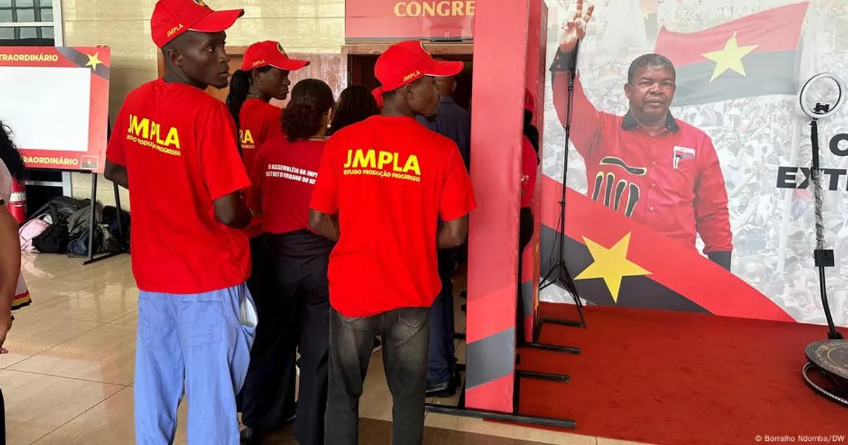 MPLA expulsa membro do Comité Central por "infrações graves"