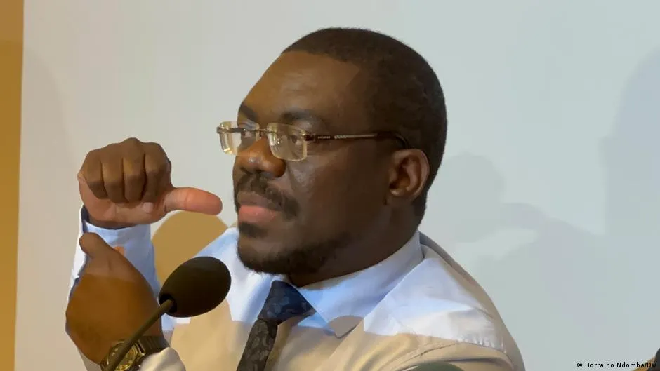 Espionagem em Angola: "Violaram o meu telemóvel"