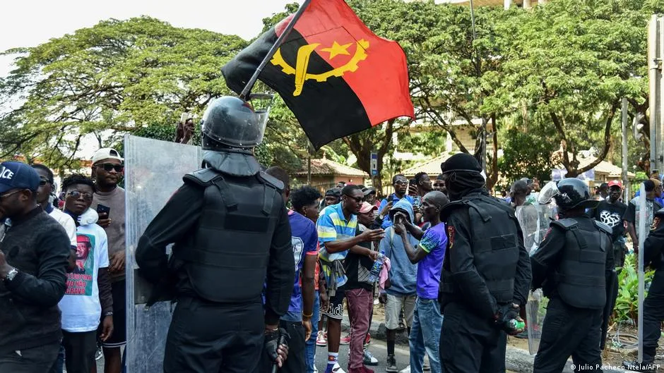 Novos protestos pela libertação de presos políticos