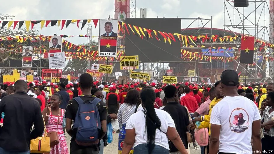 João Lourenço age como "Trump" no MPLA