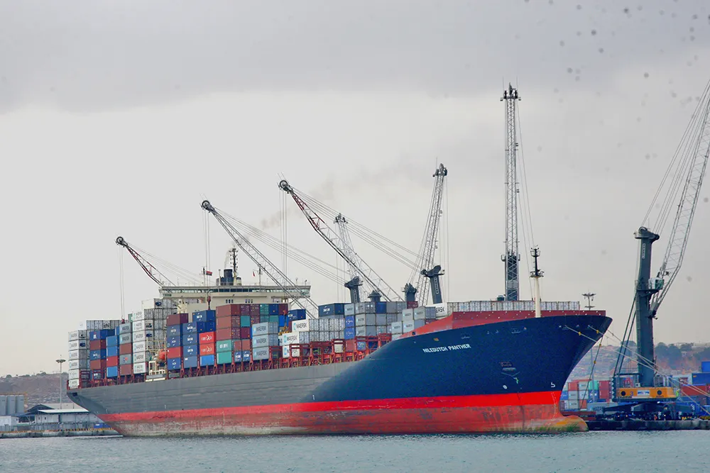 Exportações angolanas já valem mais da metade do total exportado em 2025