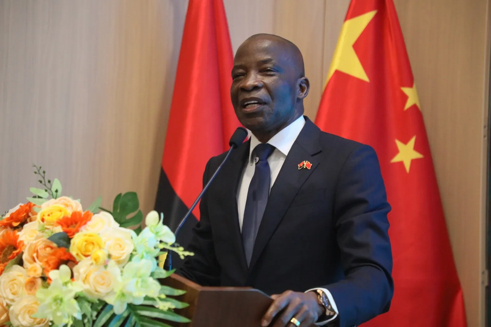 CAC e Access Bank rubricam acordo em Luanda; banco anuncia mais de USD 300 milhões para negócios Angola-China