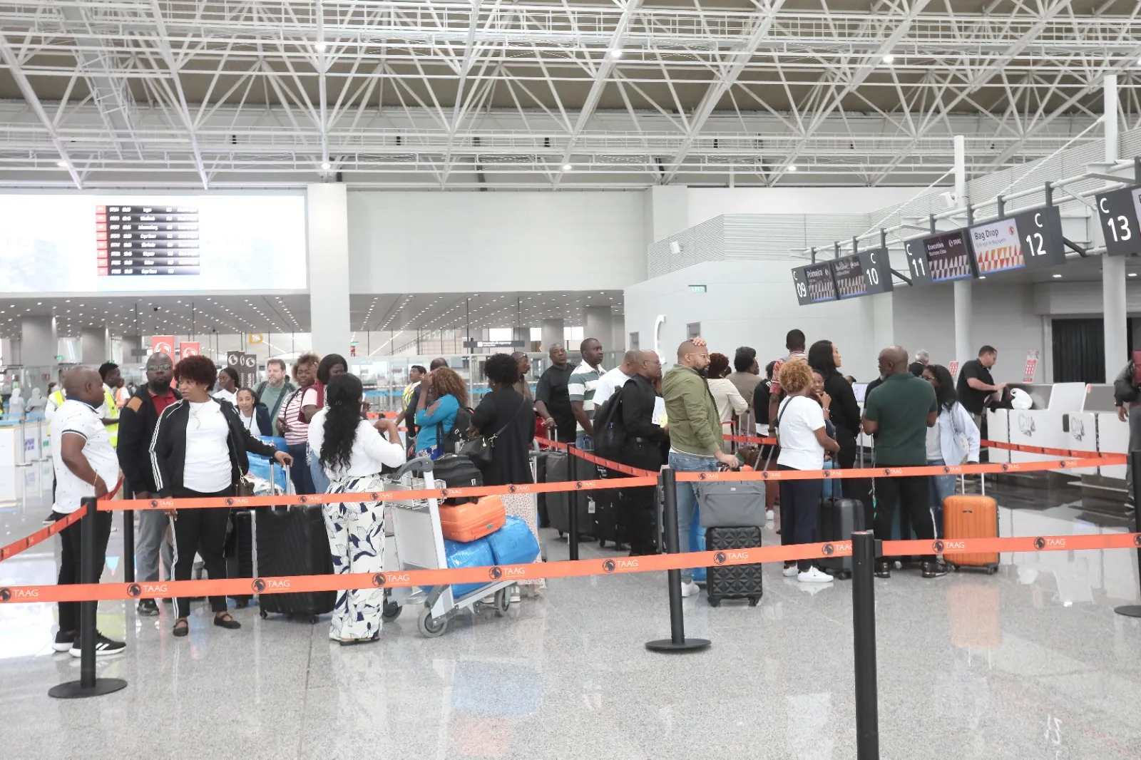 Transporte aéreo no país movimenta mais de 260 mil passageiros em Julho