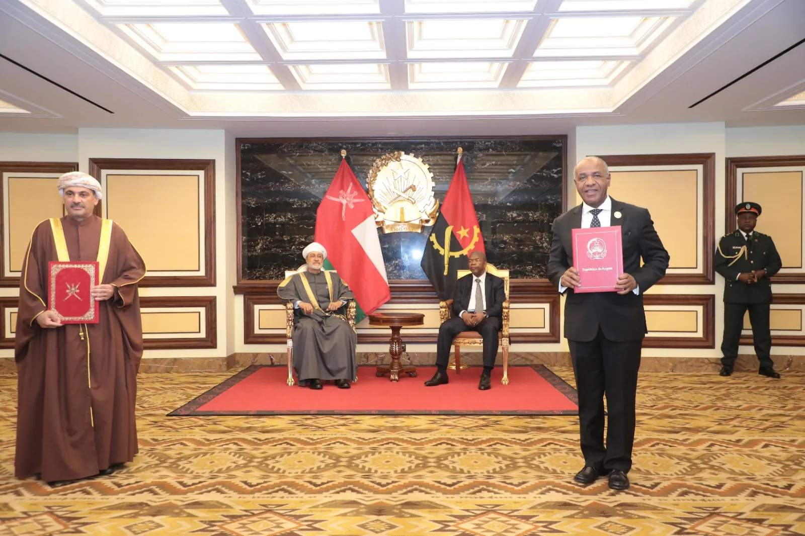 Angola abre portas ao investimento privado de Omã no sector Produtivo