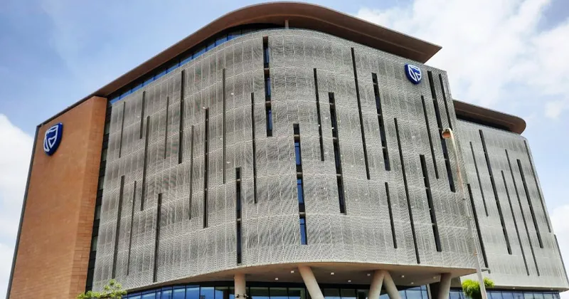 Standard Bank Angola vai à bolsa com preço das acções entre 41.220 e 50.000 Kz. Oferta arranca já na