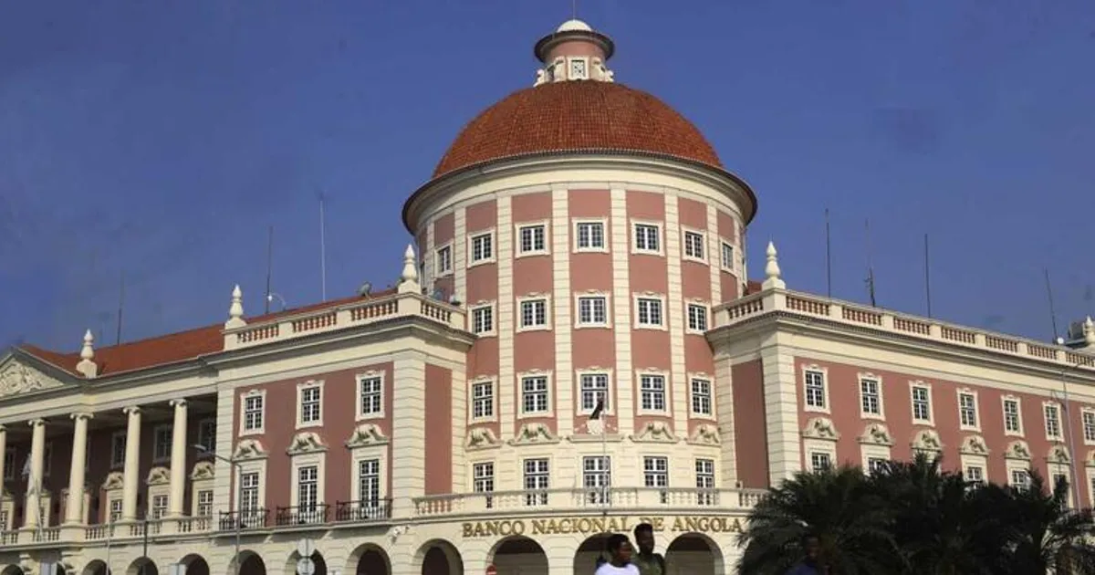 BNA decide hoje curso da política monetária após dois cortes nas taxas de juro
