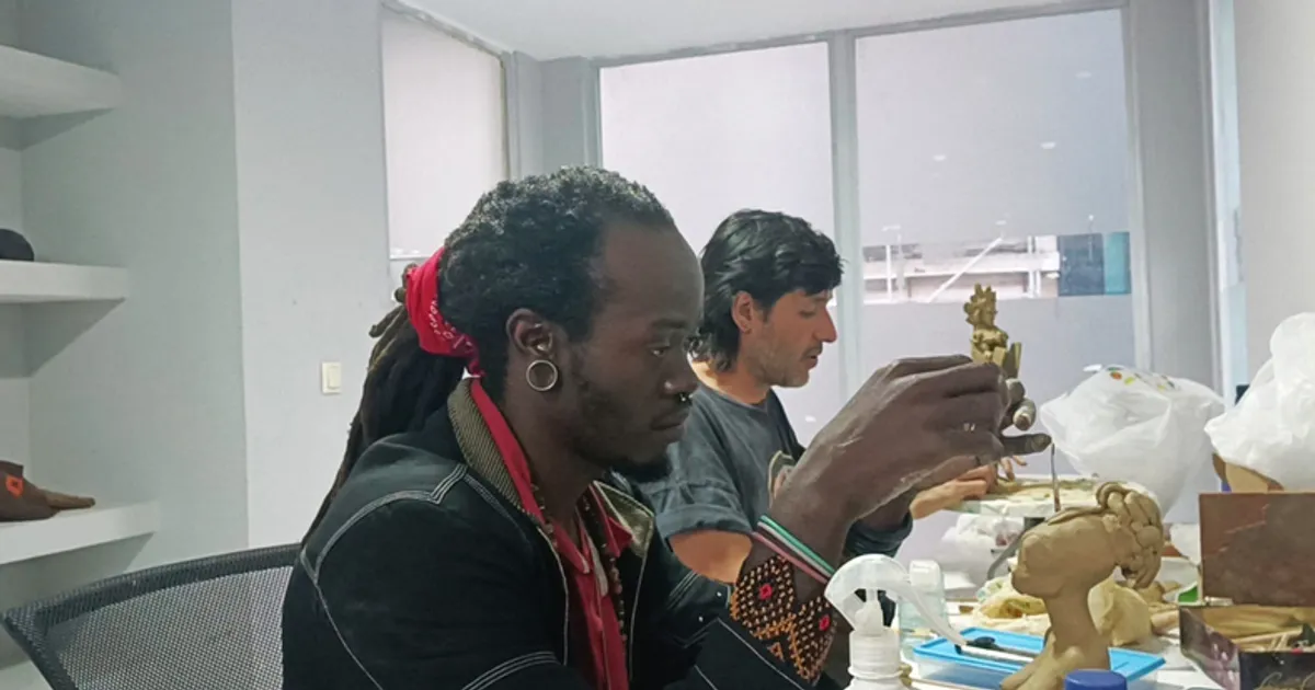 "O papel do artista é criar, é produzir, é gerar pensamento e gerar conteúdo"