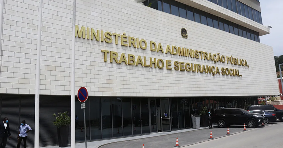 Noventa e três empresas pediram para não pagar actual salário mínimo