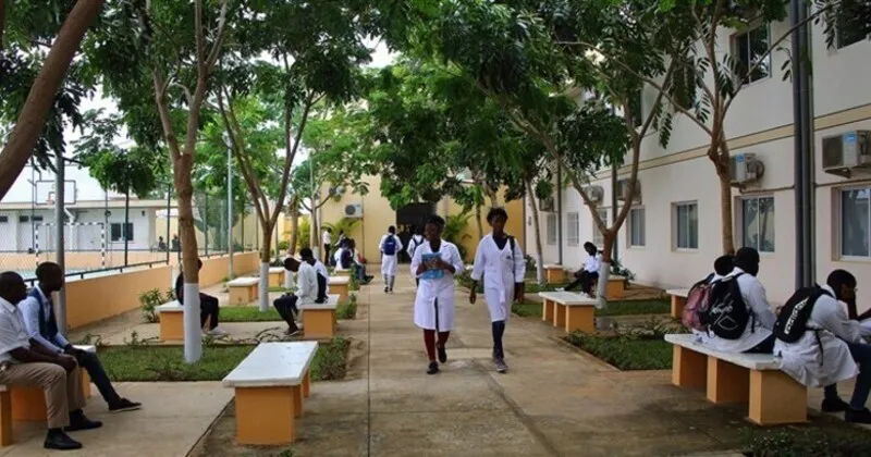 Vagas nas escolas públicas à venda por valores até 600 mil kwanzas