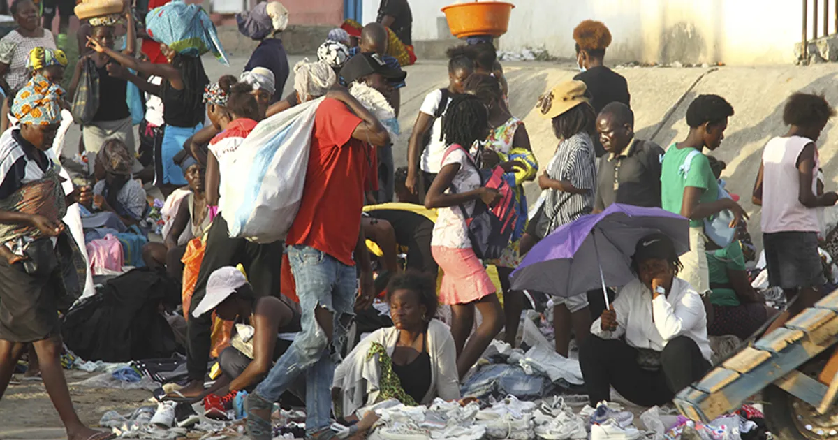 Só há margem para aumentar impostos em Angola "atacando" o mercado informal