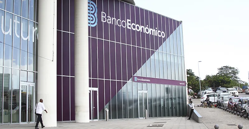 Económico regressa aos lucros, mas mantém falência técnica pelo 7.º ano consecutivo