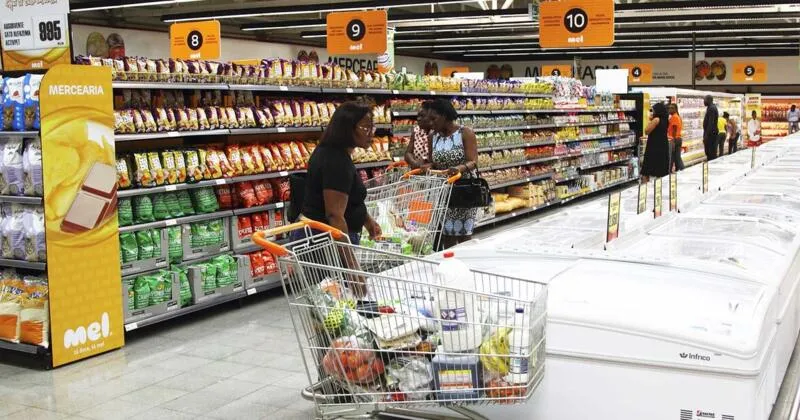 Inflação cai há 26 meses, mas continua acima da média regional projectada pelo FMI