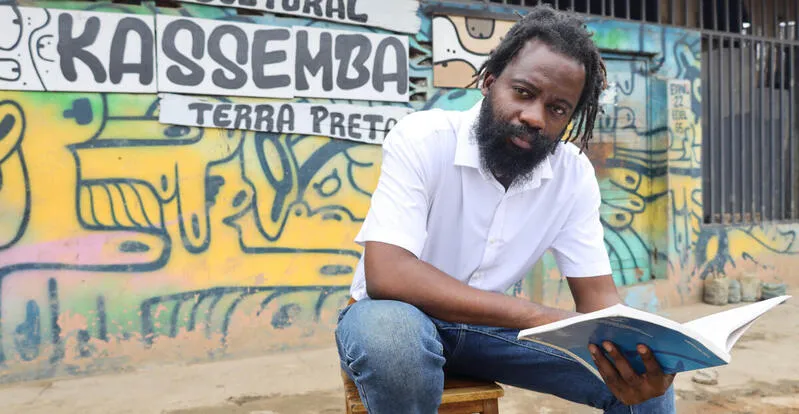 "A alma de um artista é sofrida, porque precisa ganhar a vida num bar ou restaurante"