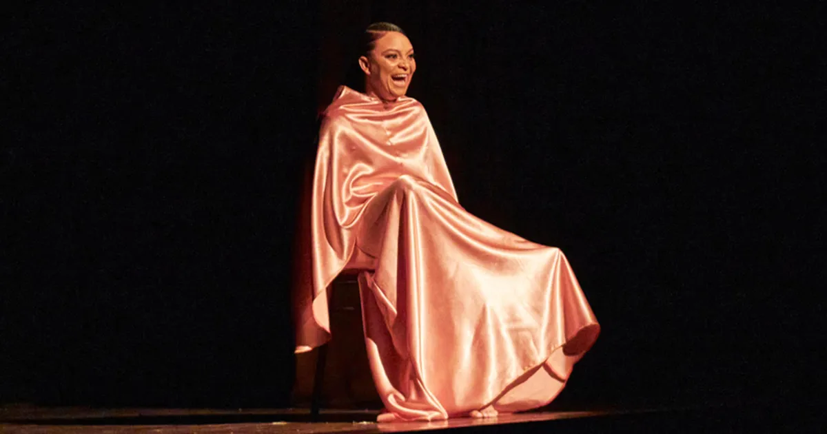 "Financeiramente o teatro não me faz rir, mas faz-me sentir feliz, porque faço com amor"