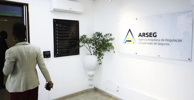 Estratégia para a adopção das IFRS no sector de seguros