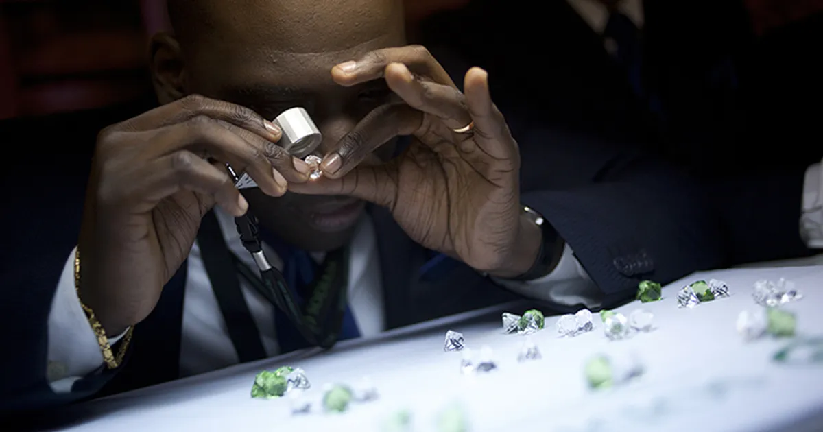 Produtores de diamantes naturais acertam em Luanda aposta na promoção
