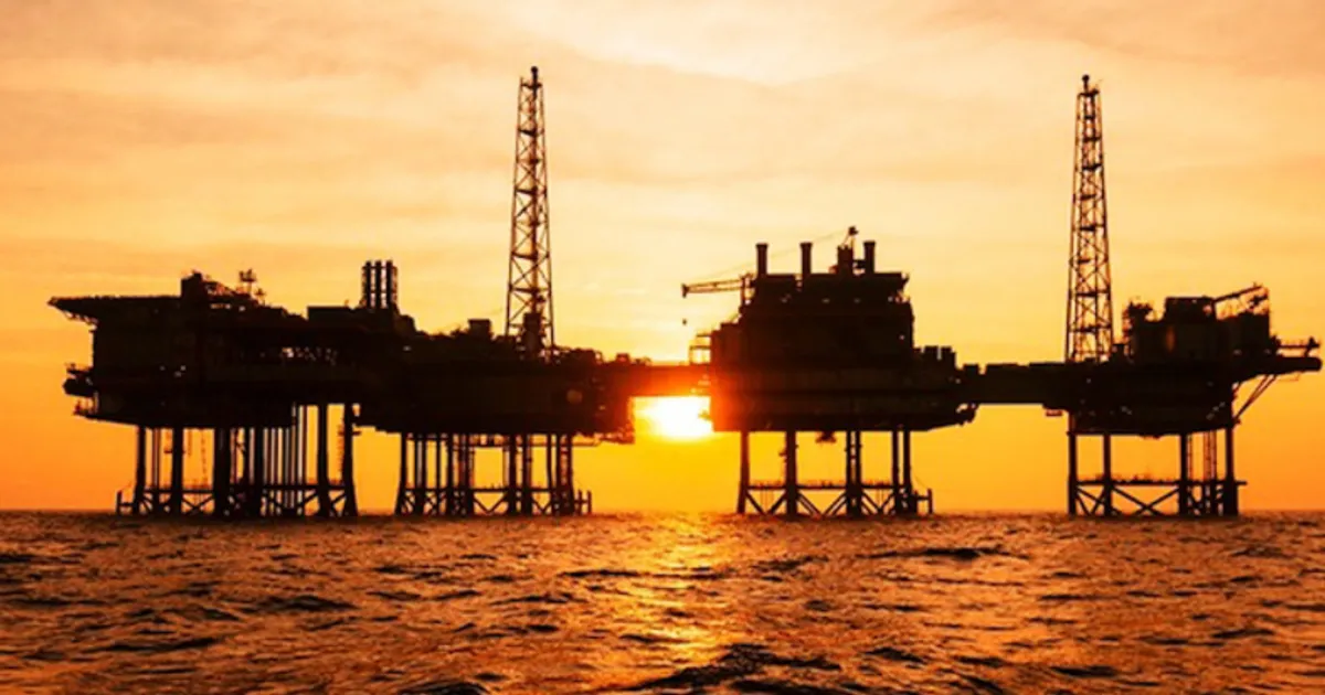 Petróleo estável enquanto investidores observam cessar-fogo entre Irão e Israel e sinais de procura