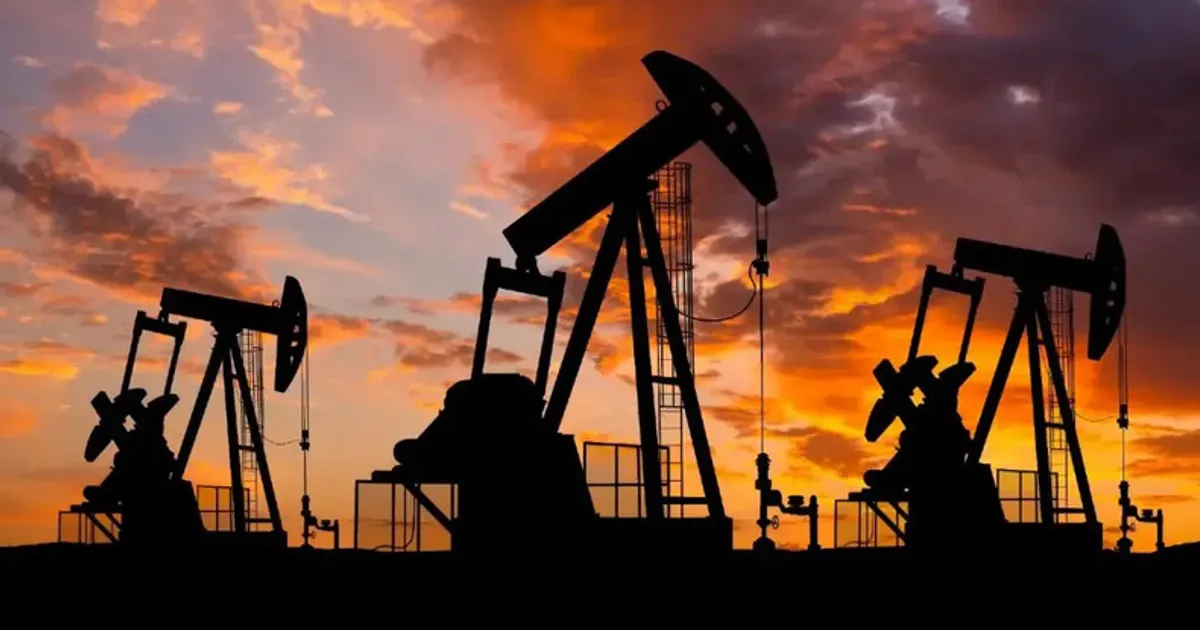 O petróleo sobe ligeiramente com o arrefecimento dos receios de excesso de oferta