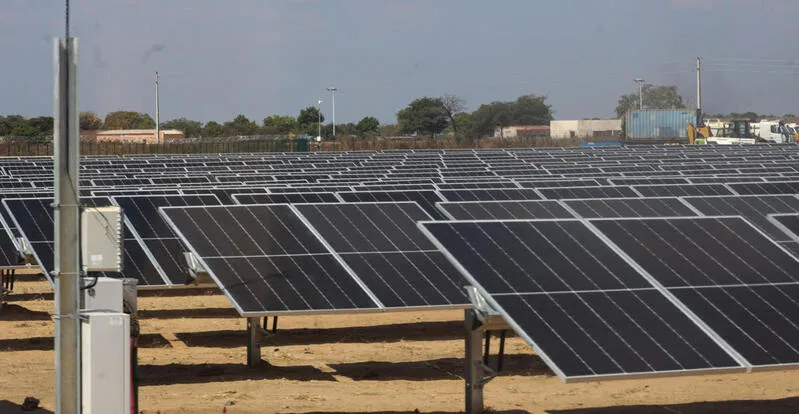 Energia solar ganha escala e redesenha o sistema eléctrico nacional